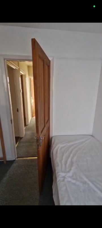 Room Fifth Avenue in Bristol