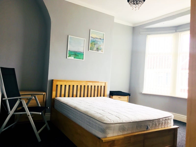 Room Well Brow Road in Liverpool