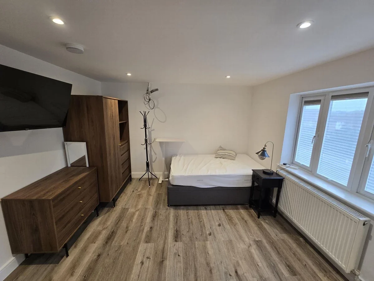 Flat Saint David's Place in Greater London