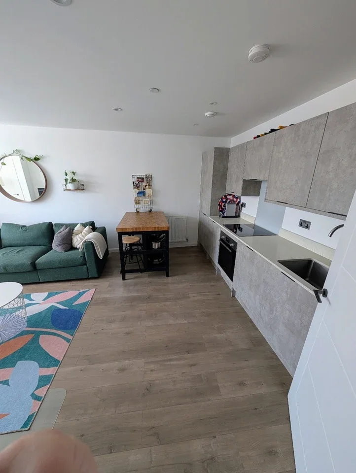 Flat Kingston Road in Greater London