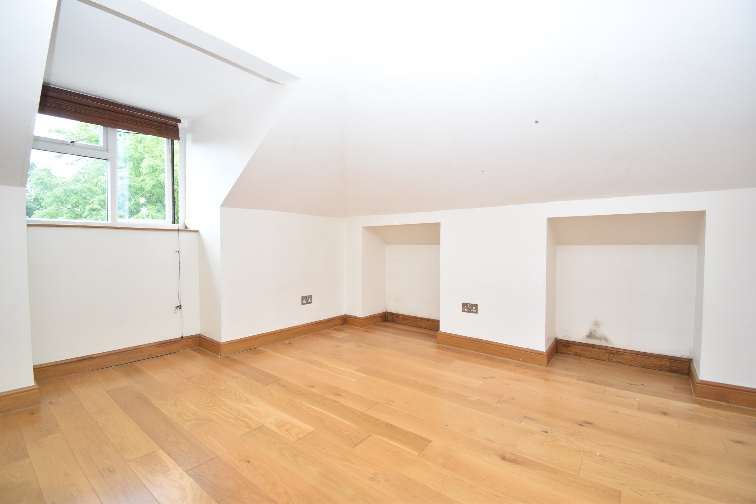 Flat Elm Lane in Greater London