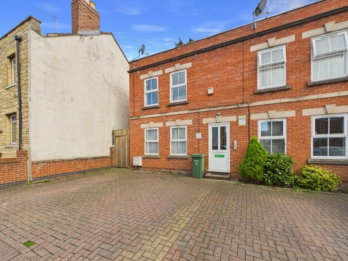 Flat Victoria Street in Gloucester
