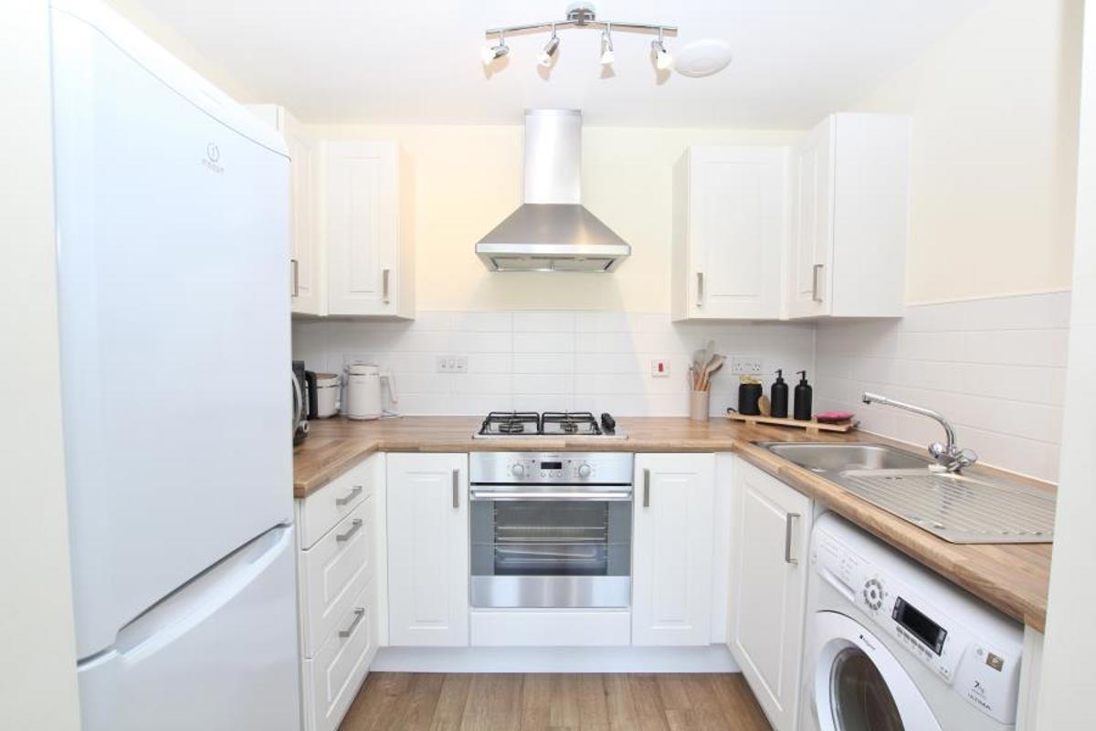 Flat Kittiwake Drive in Bristol
