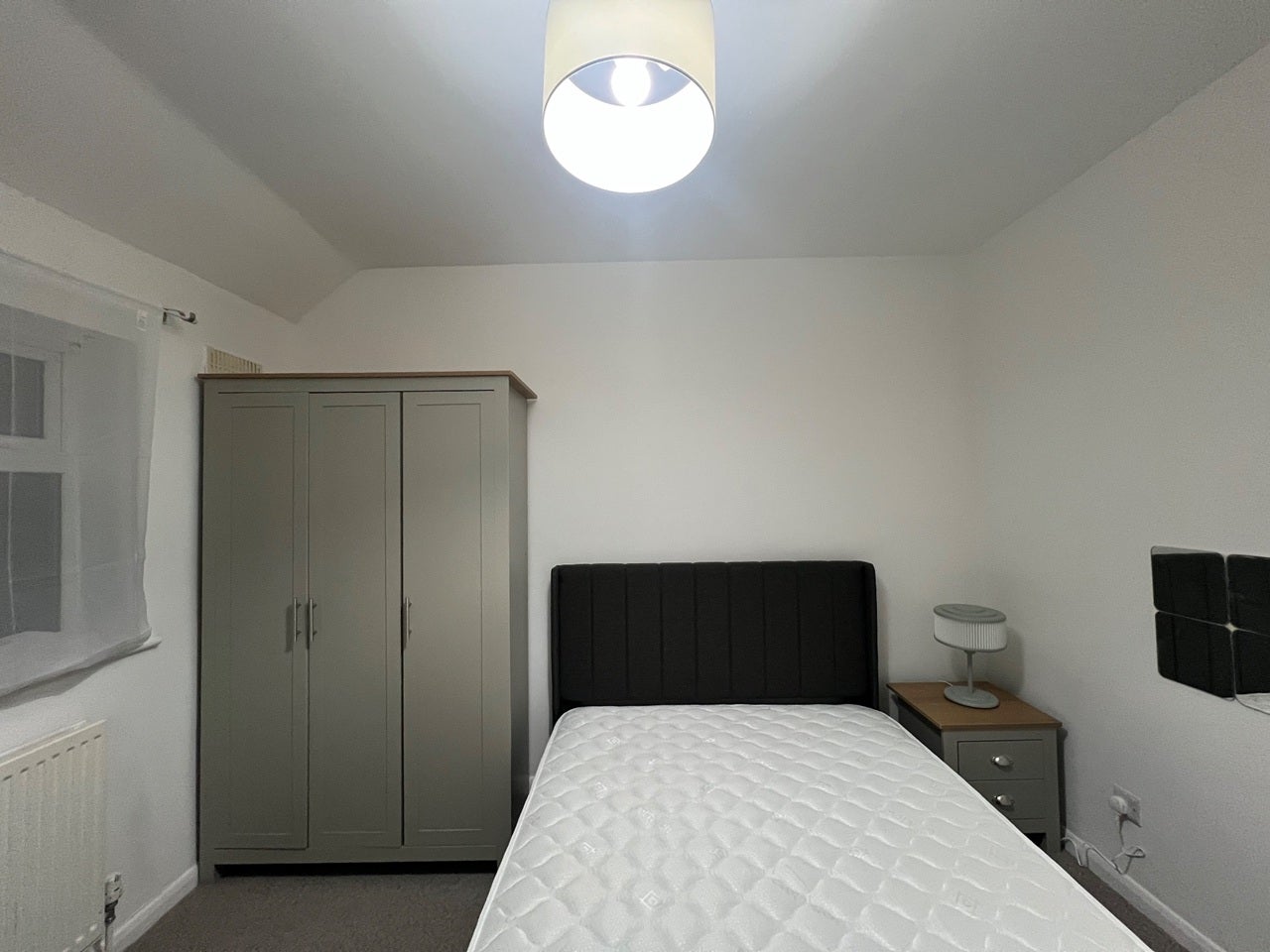 Room Chiltern Close in Greater London