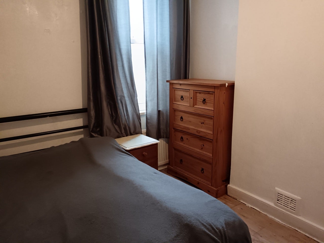 Room Green Street in Greater London