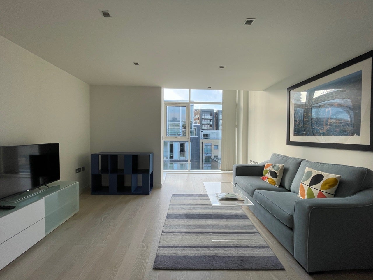 Flat Wenlock Road in Greater London