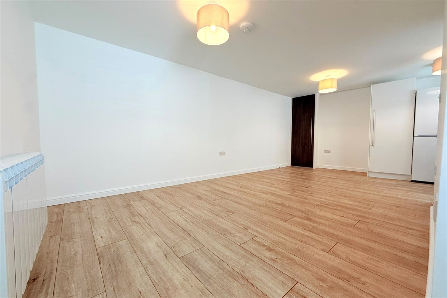 Flat Bishopric in Horsham