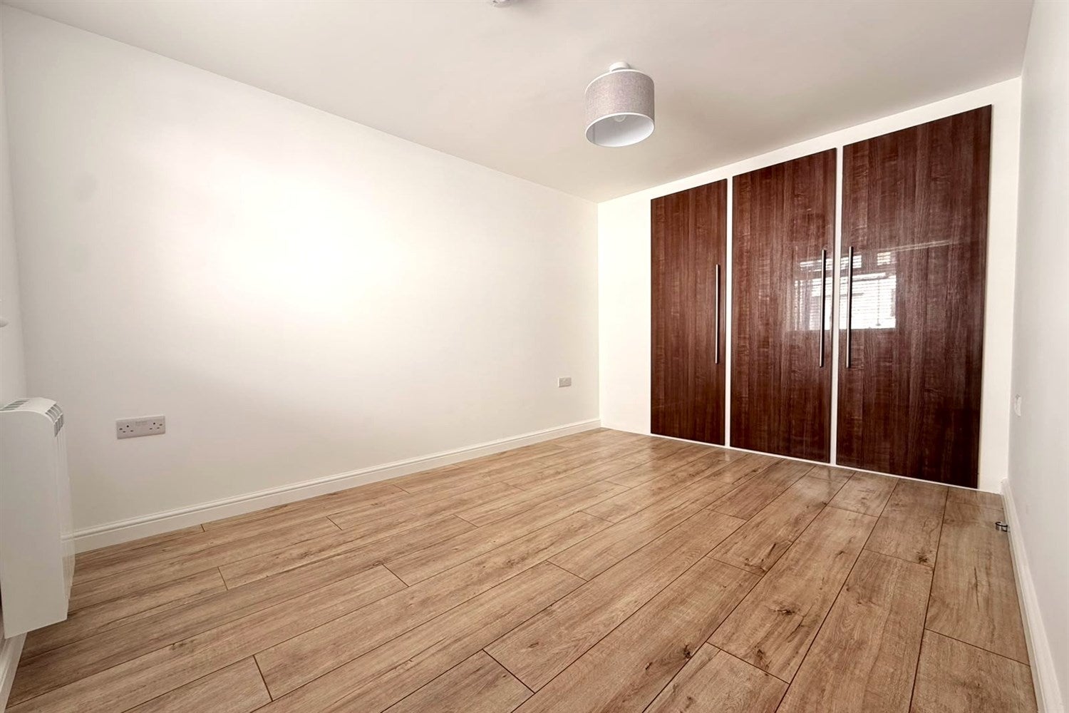 Flat Bishopric in Horsham
