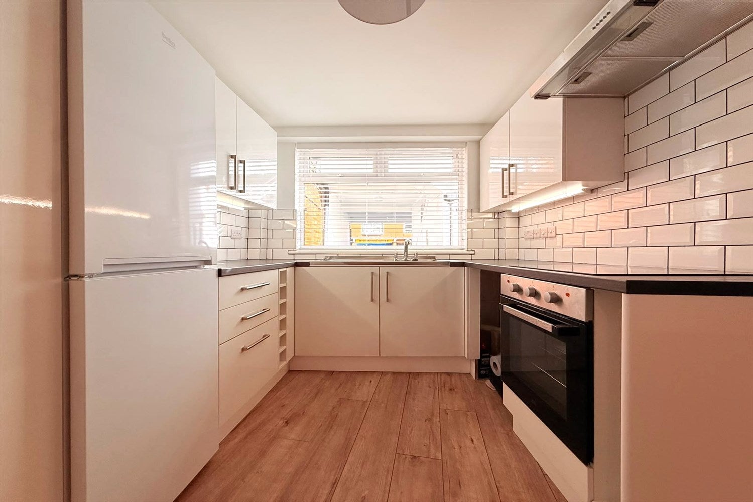 Flat Bishopric in Horsham