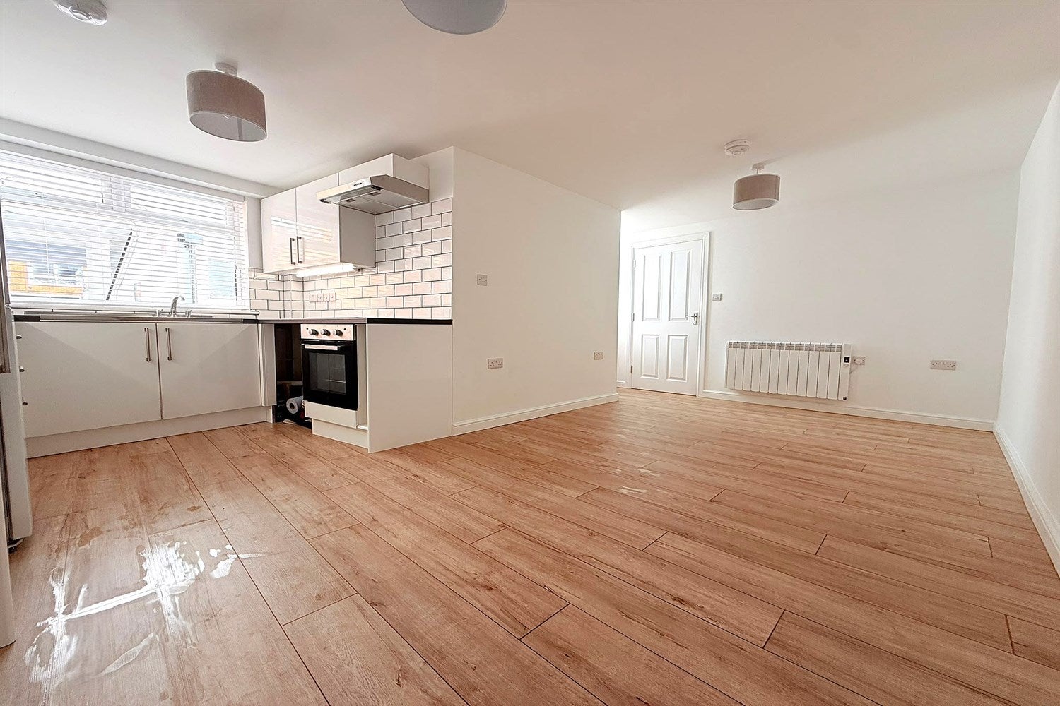 Flat Bishopric in Horsham