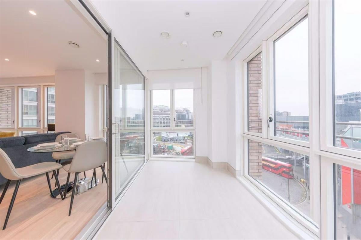 Flat Arniston Way in Greater London