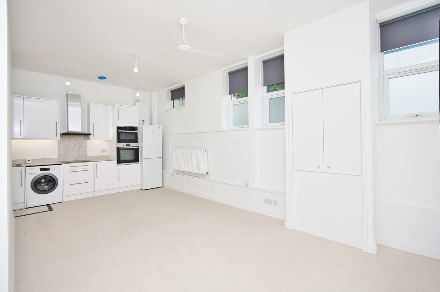 Flat Norfolk Avenue in Greater London