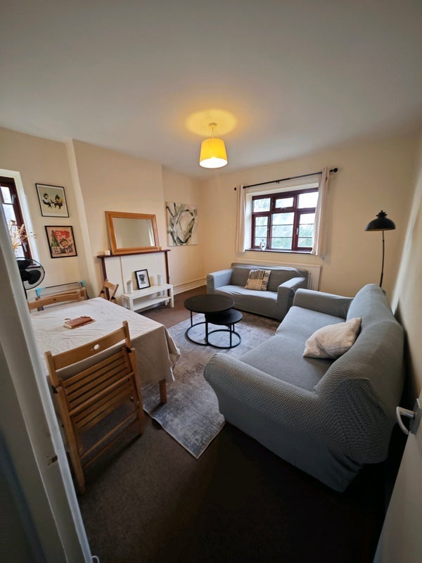 Room Poynders Gardens in Greater London