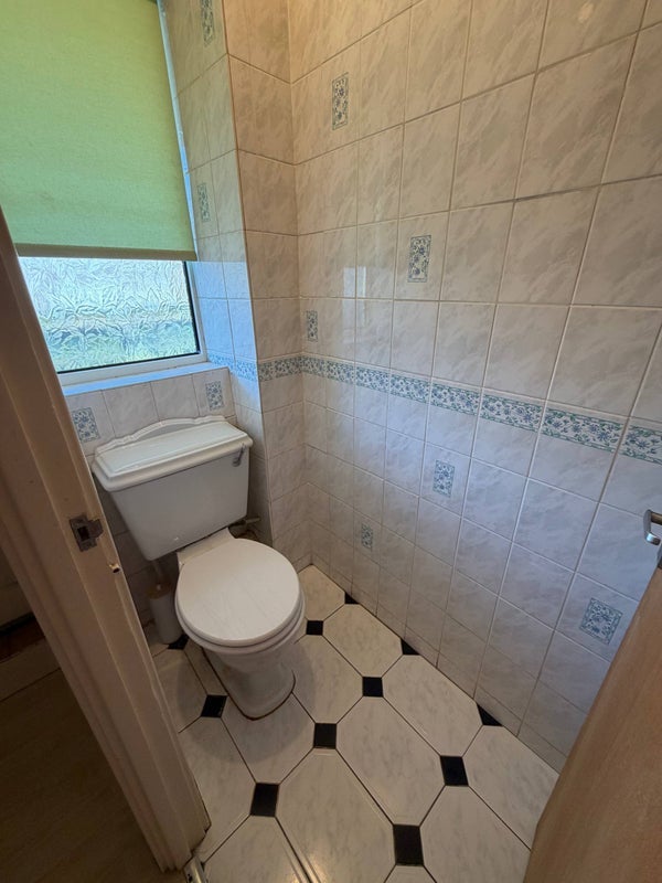 Room Fellows Court in Greater London