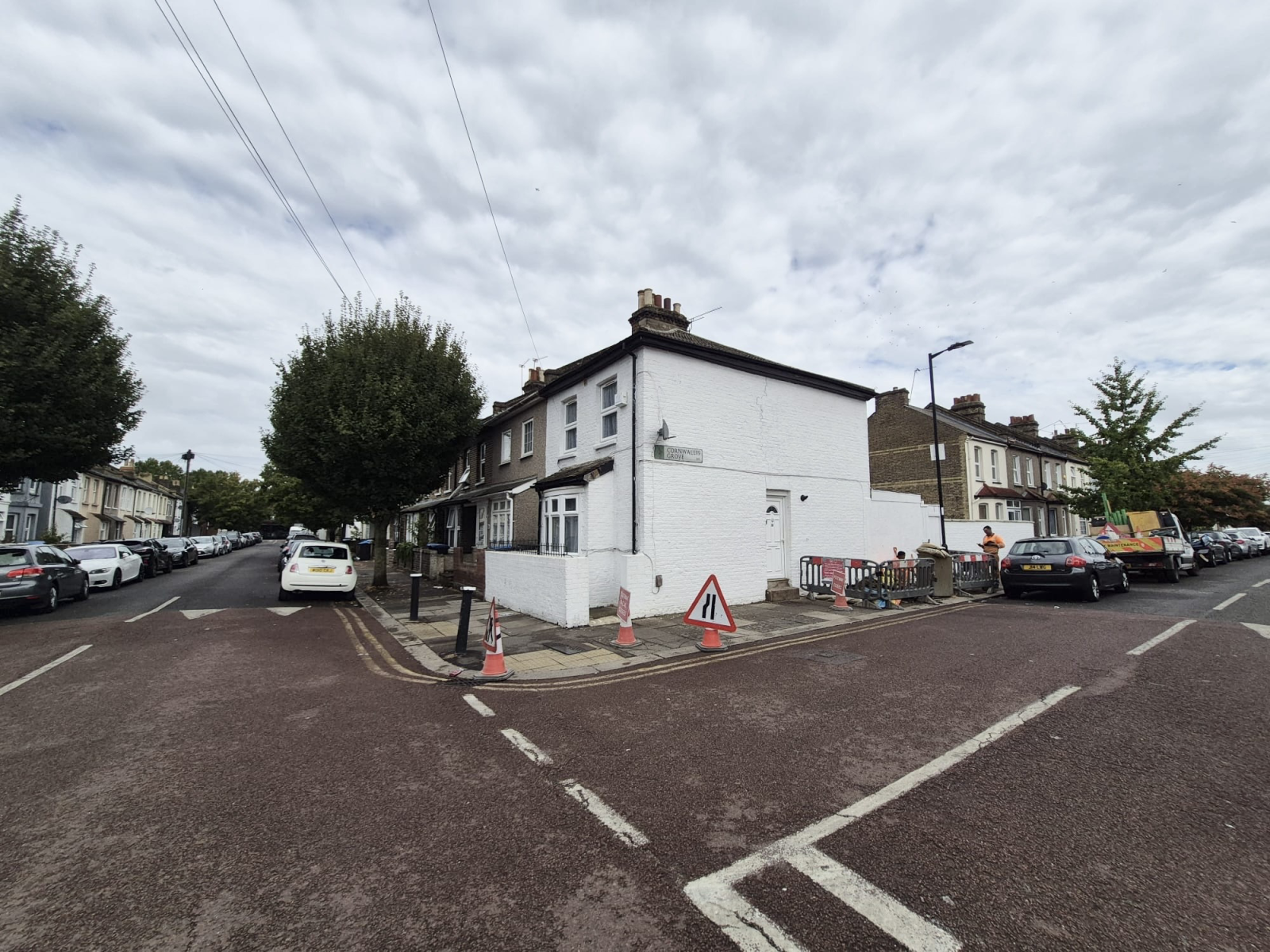 House Cornwallis Grove in Greater London