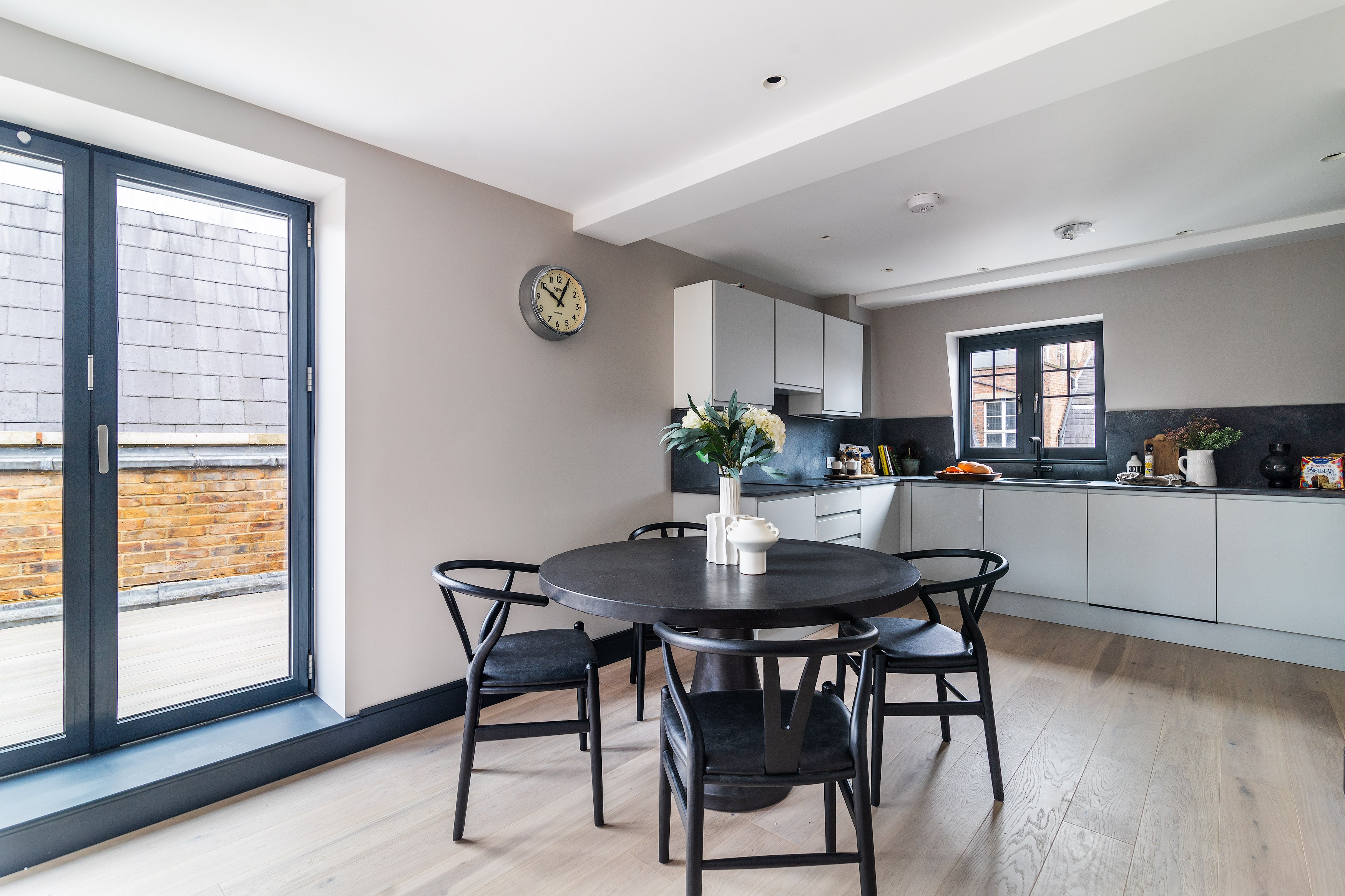 Flat Drury Lane in Greater London