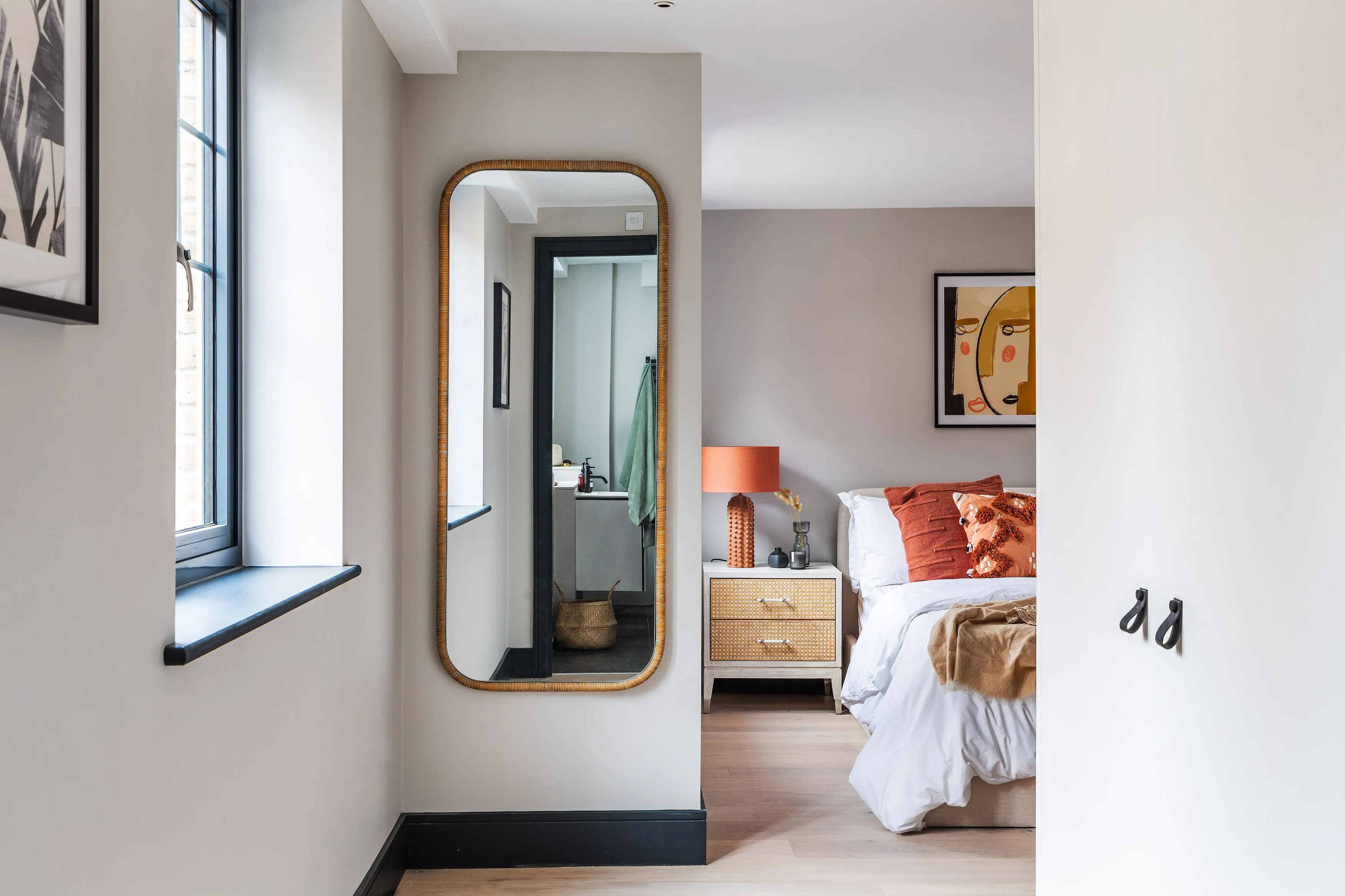 Flat Drury Lane in Greater London