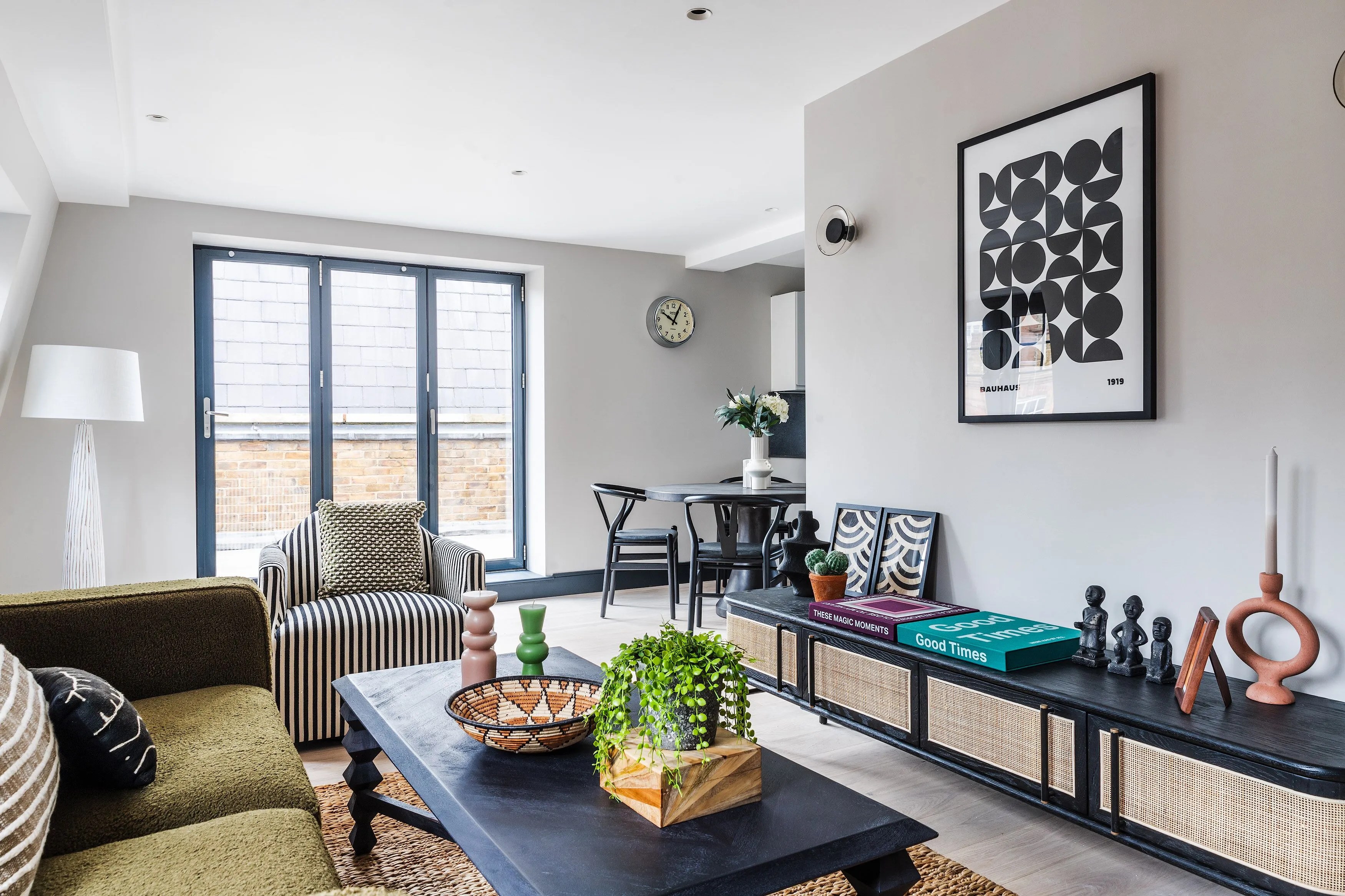 Flat Drury Lane in Greater London