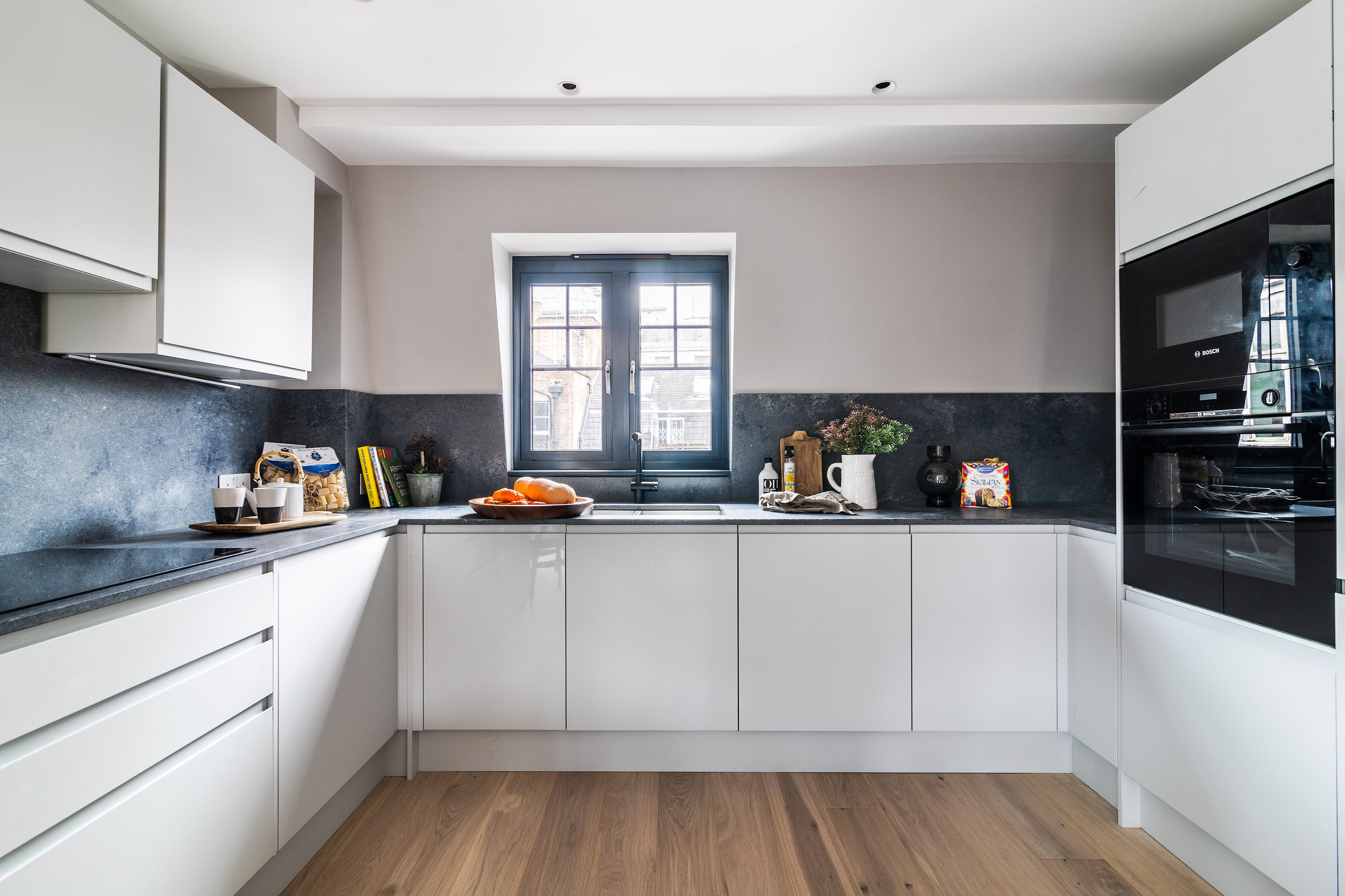 Flat Drury Lane in Greater London