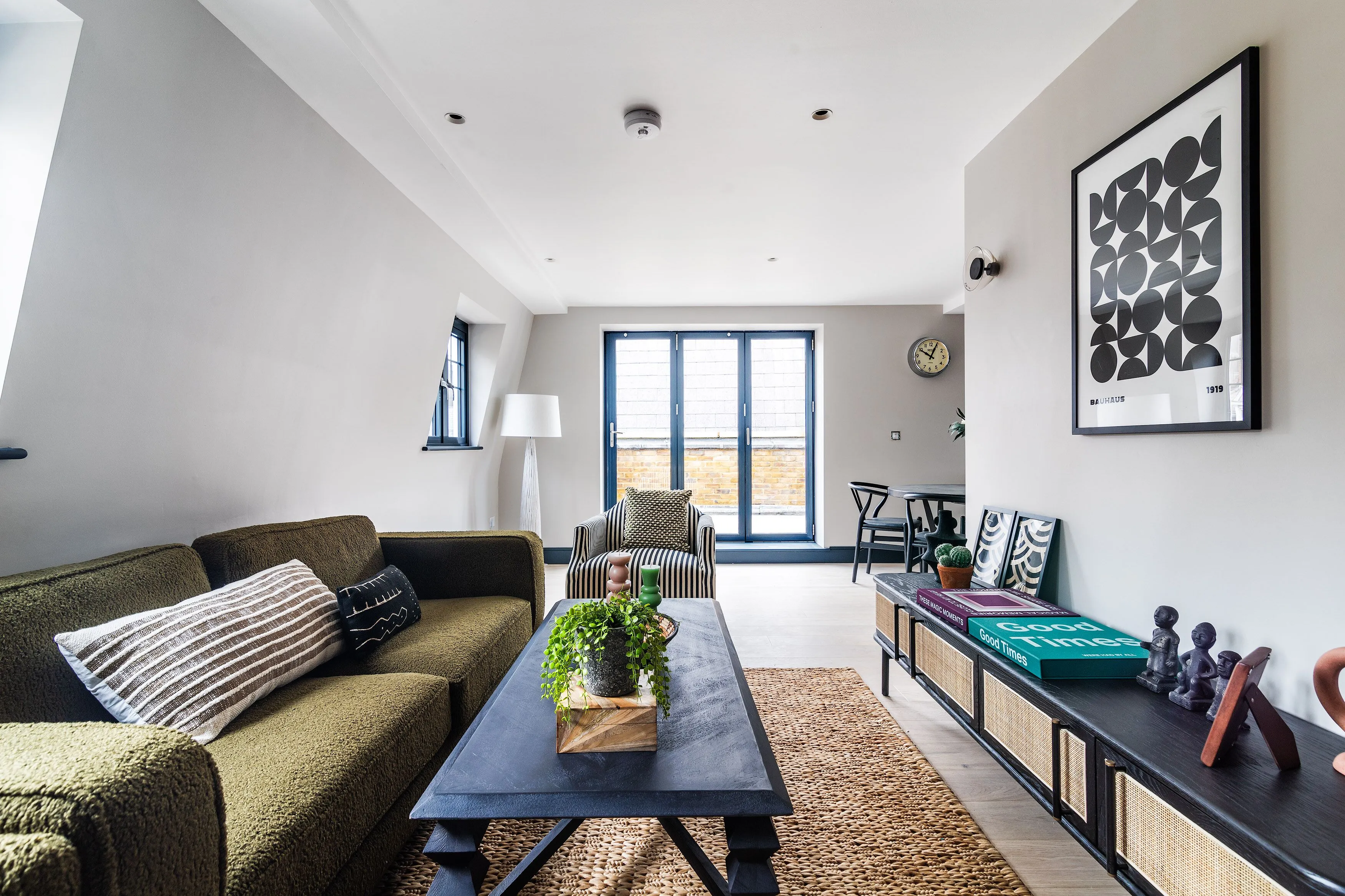 Flat Drury Lane in Greater London