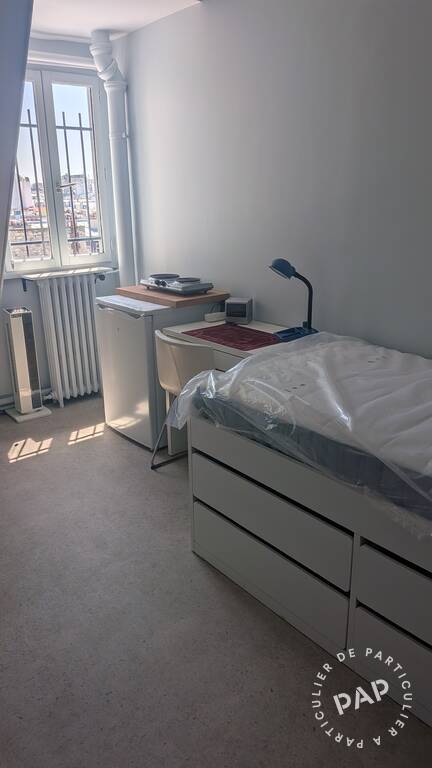 Room Place du Général Kœnig in Paris