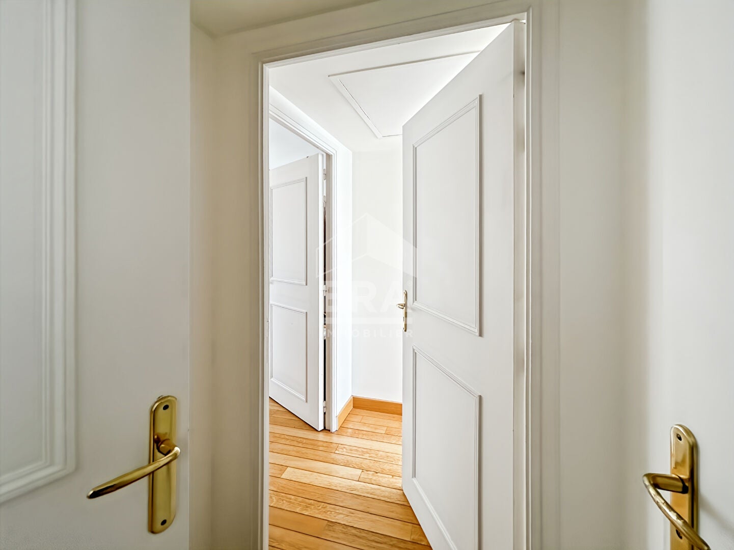 Flat Allée des Dames in Paris