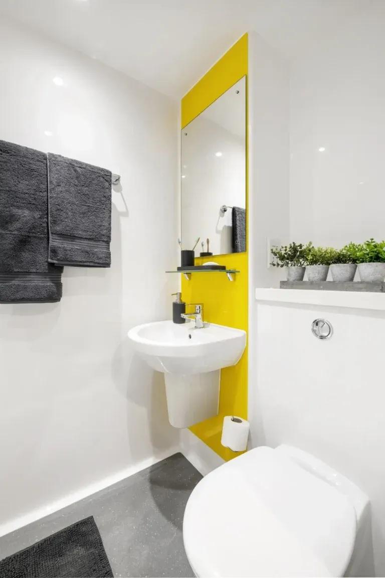 Room Hagley Road in Birmingham
