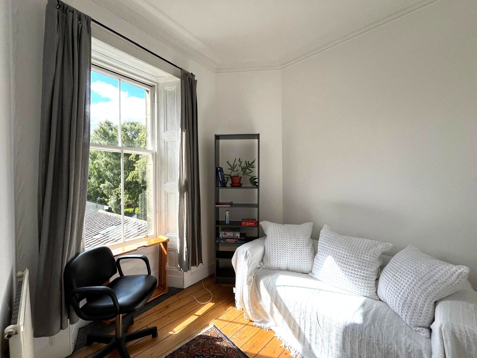 Flat Morningside Drive in City of Edinburgh