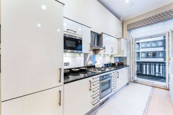 Flat Motcomb Street in City of Westminster