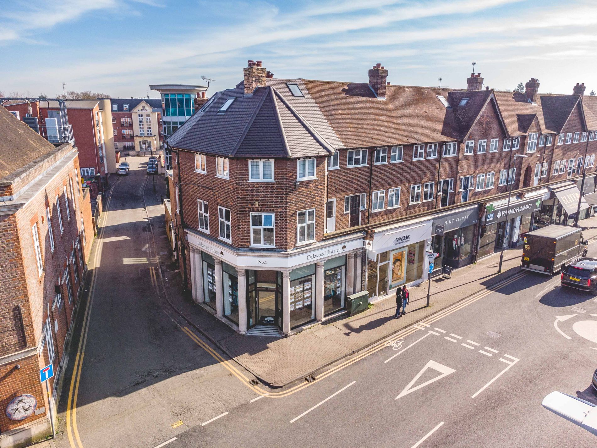 Flat Post Office Lane in Beaconsfield