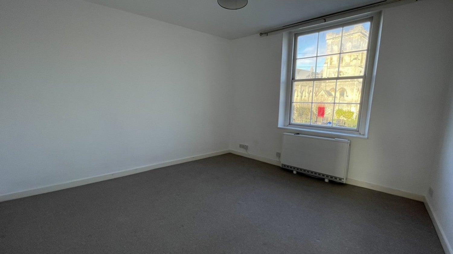 Flat Gloucester Road in Trowbridge