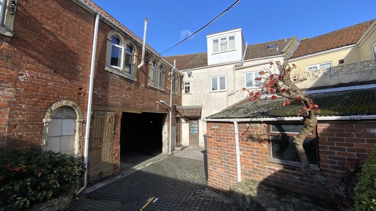 Flat Gloucester Road in Trowbridge