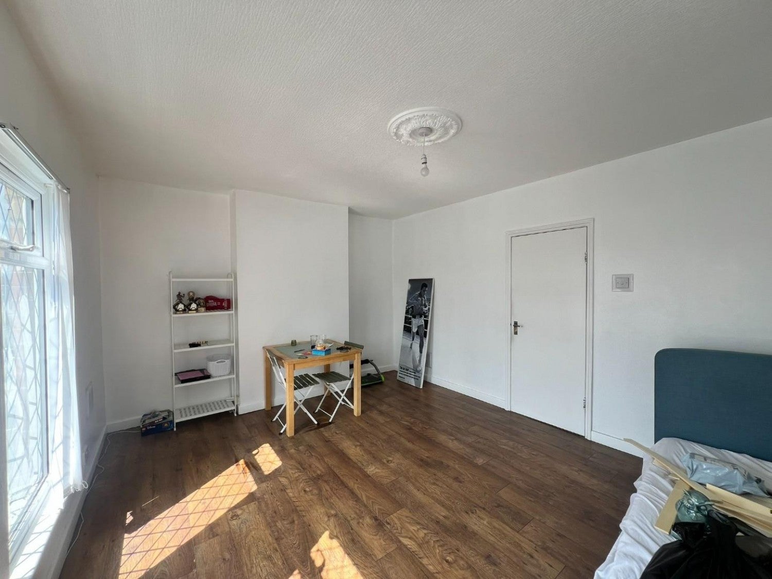 Flat Pontefract Road in Wakefield