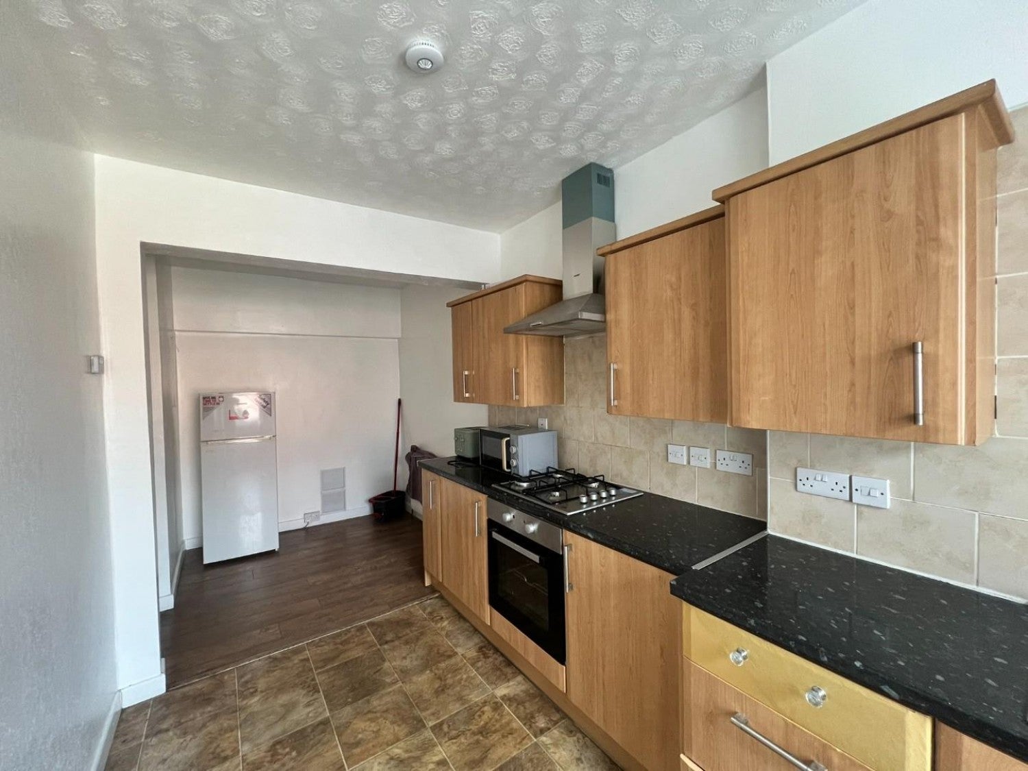 Flat Pontefract Road in Wakefield