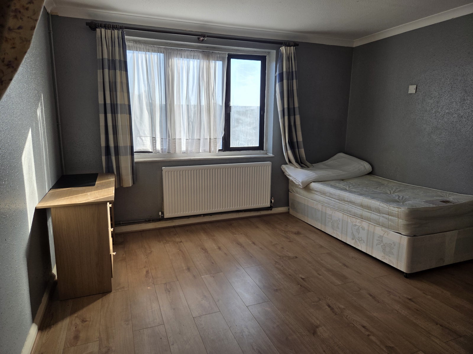 Flat Northolt Road in Greater London