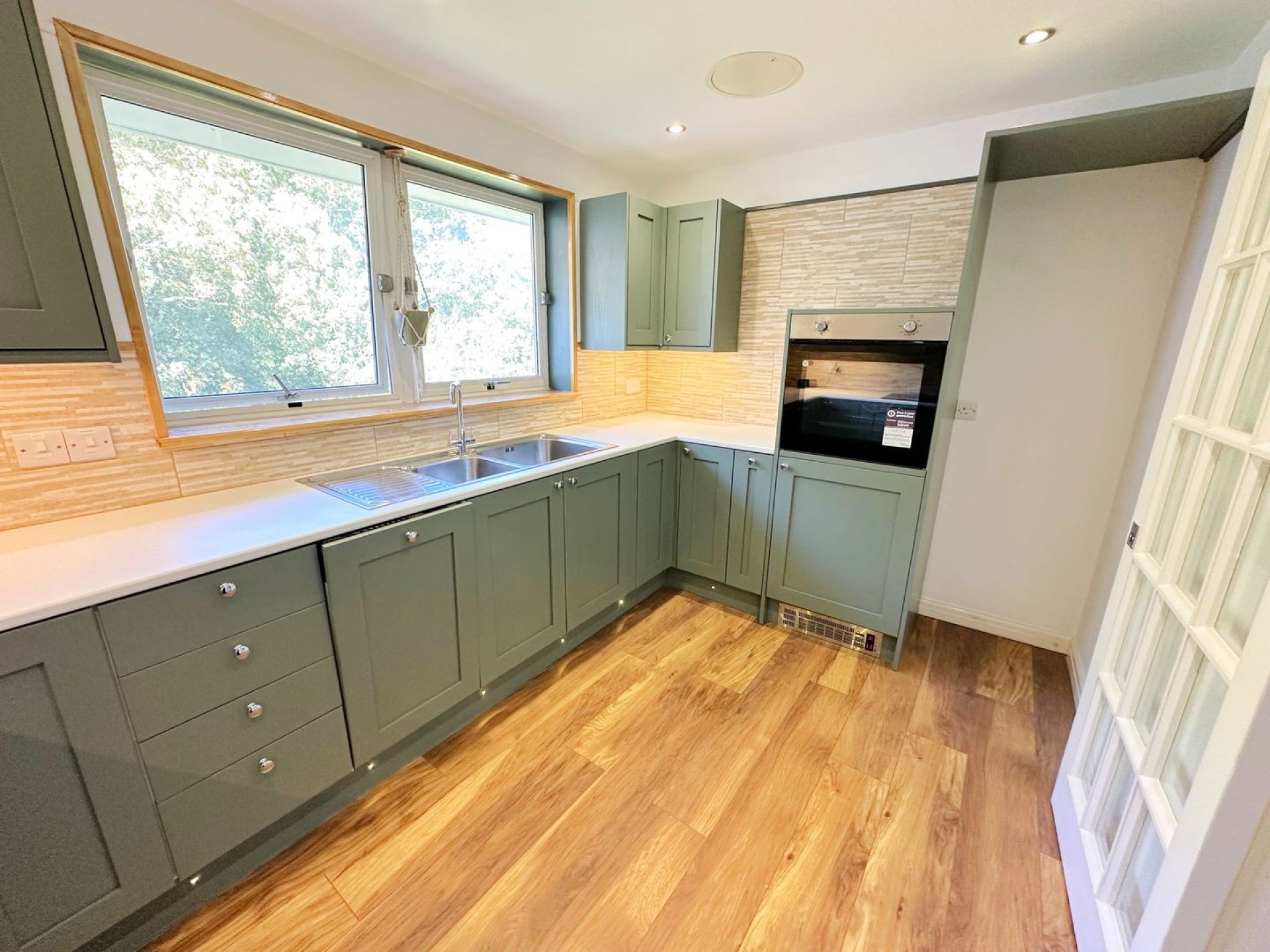 Flat Buckhurst Road in Rother