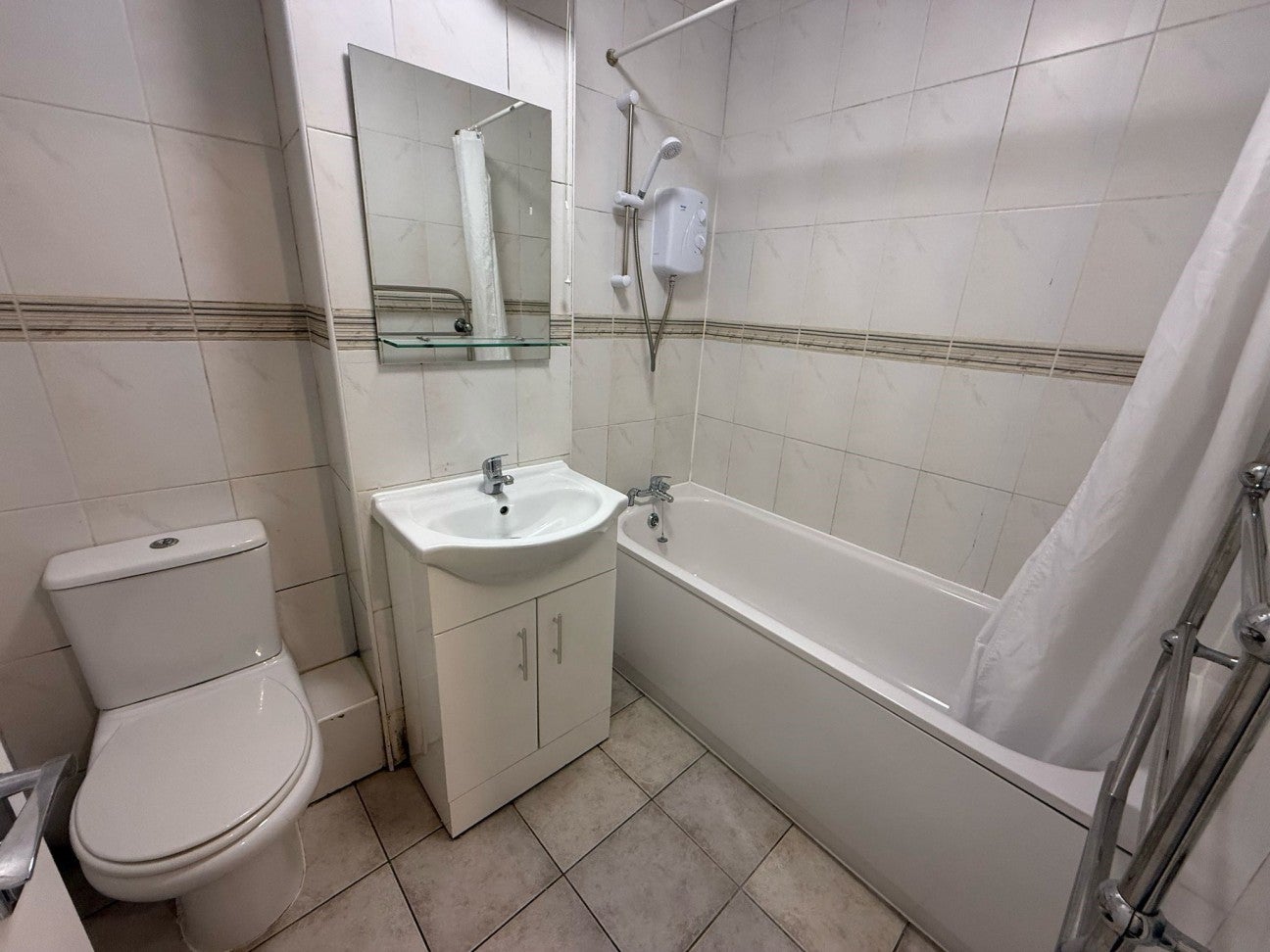 Flat Florin Court in Greater London