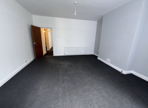Flat Whetstone Lane in Birkenhead