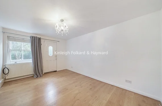 Flat Granville Road in Greater London