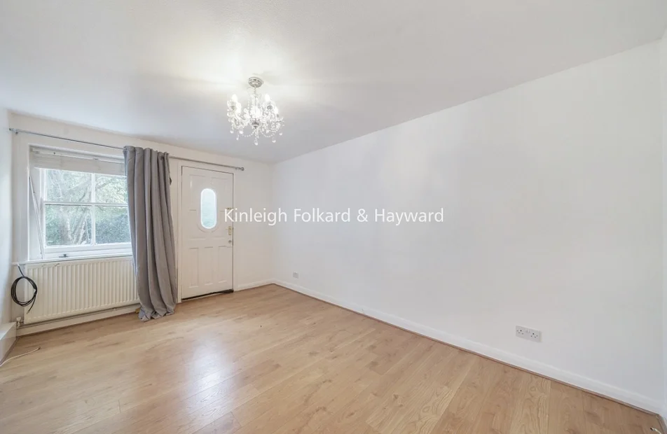 Flat Granville Road in Greater London