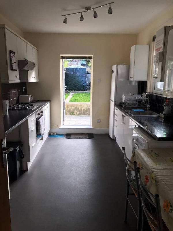 Room Kimberley Gardens in Greater London