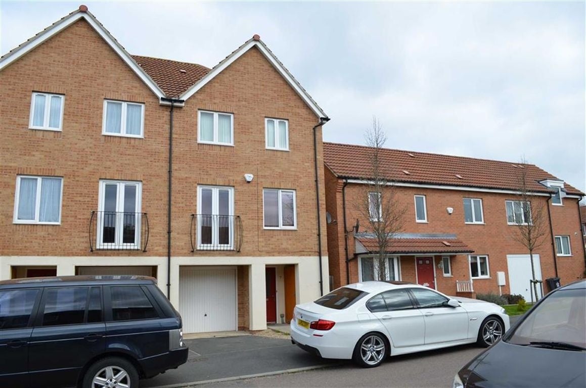 House Austwick Close in Leicester