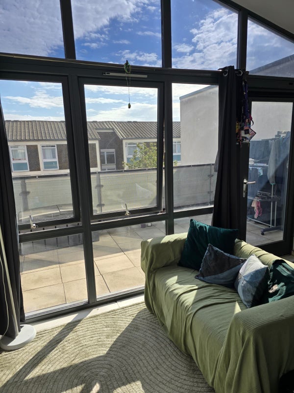 Room Beale Place in Greater London