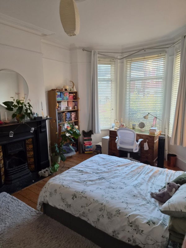 Room Duckett Road in Greater London