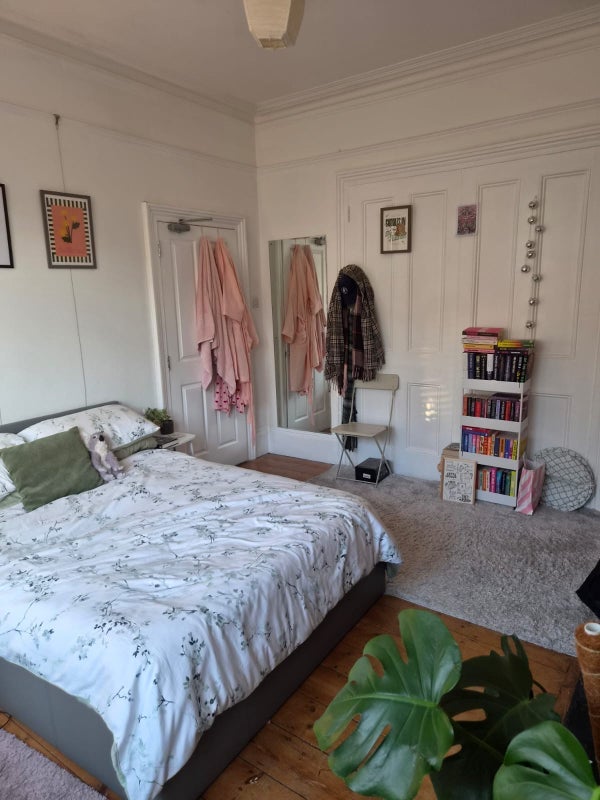 Room Duckett Road in Greater London