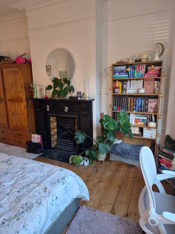 Room Duckett Road in Greater London