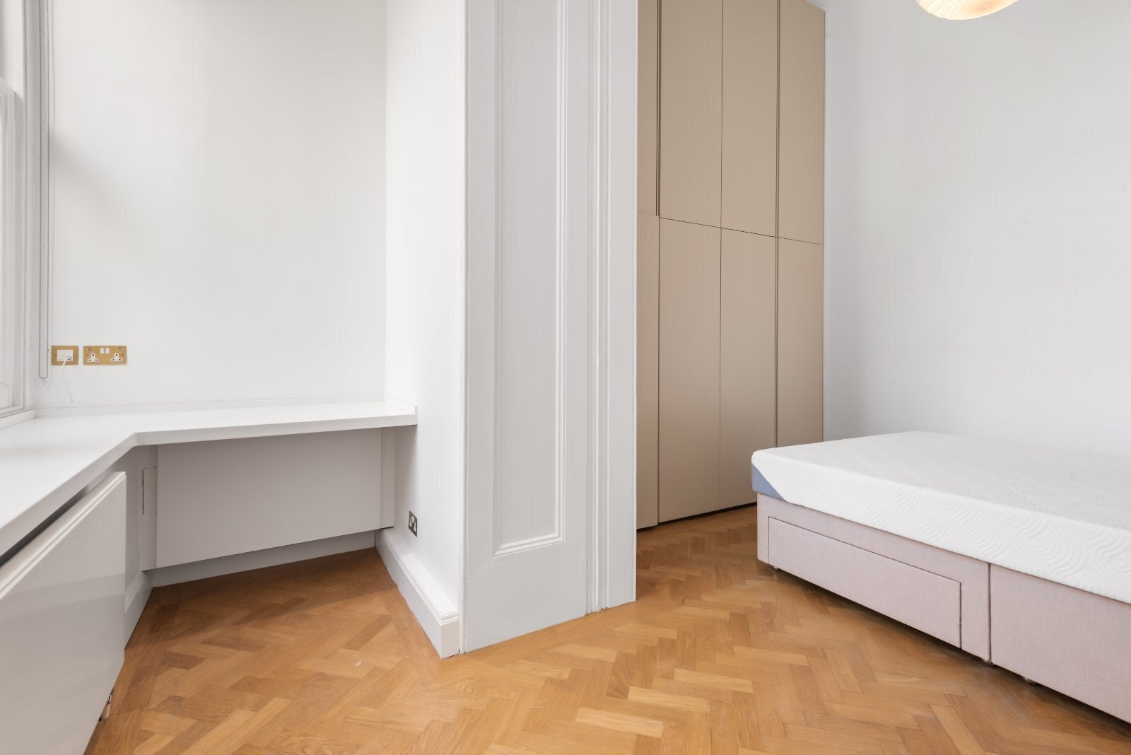 Flat Queen's Gate Place Mews in Greater London