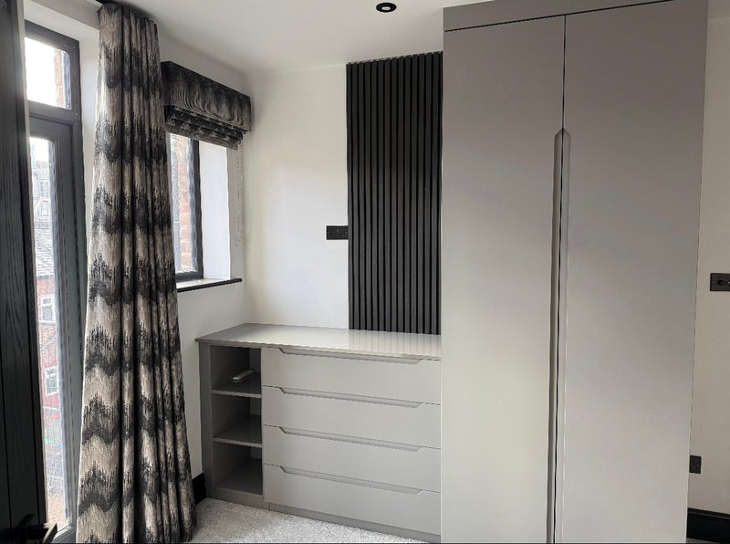 Room Oldham Road in Manchester