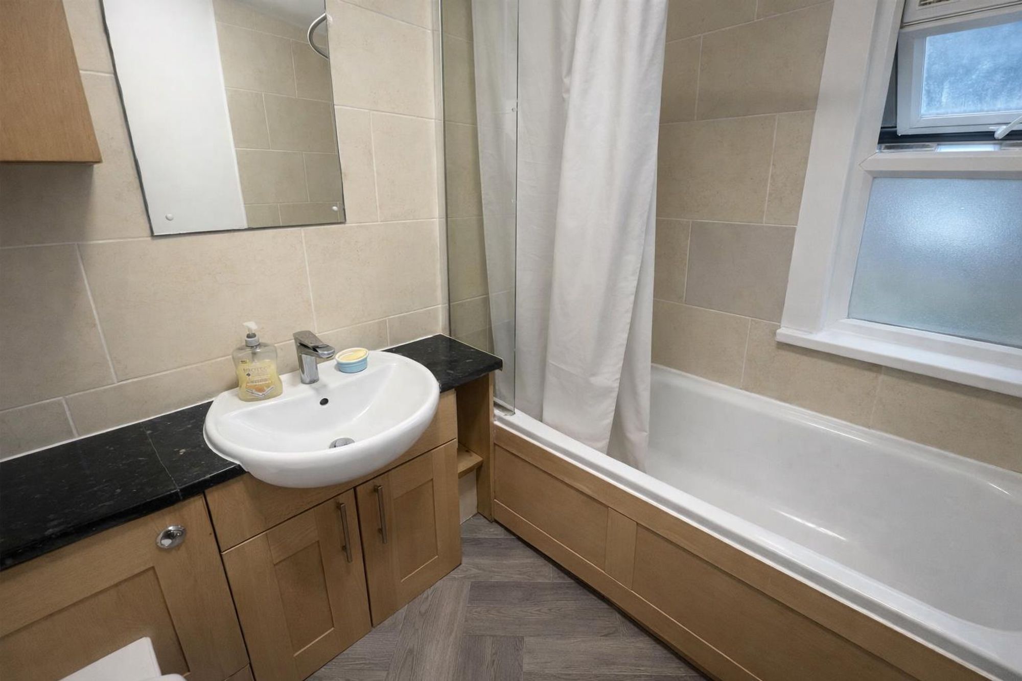 Room Shell Road in Greater London
