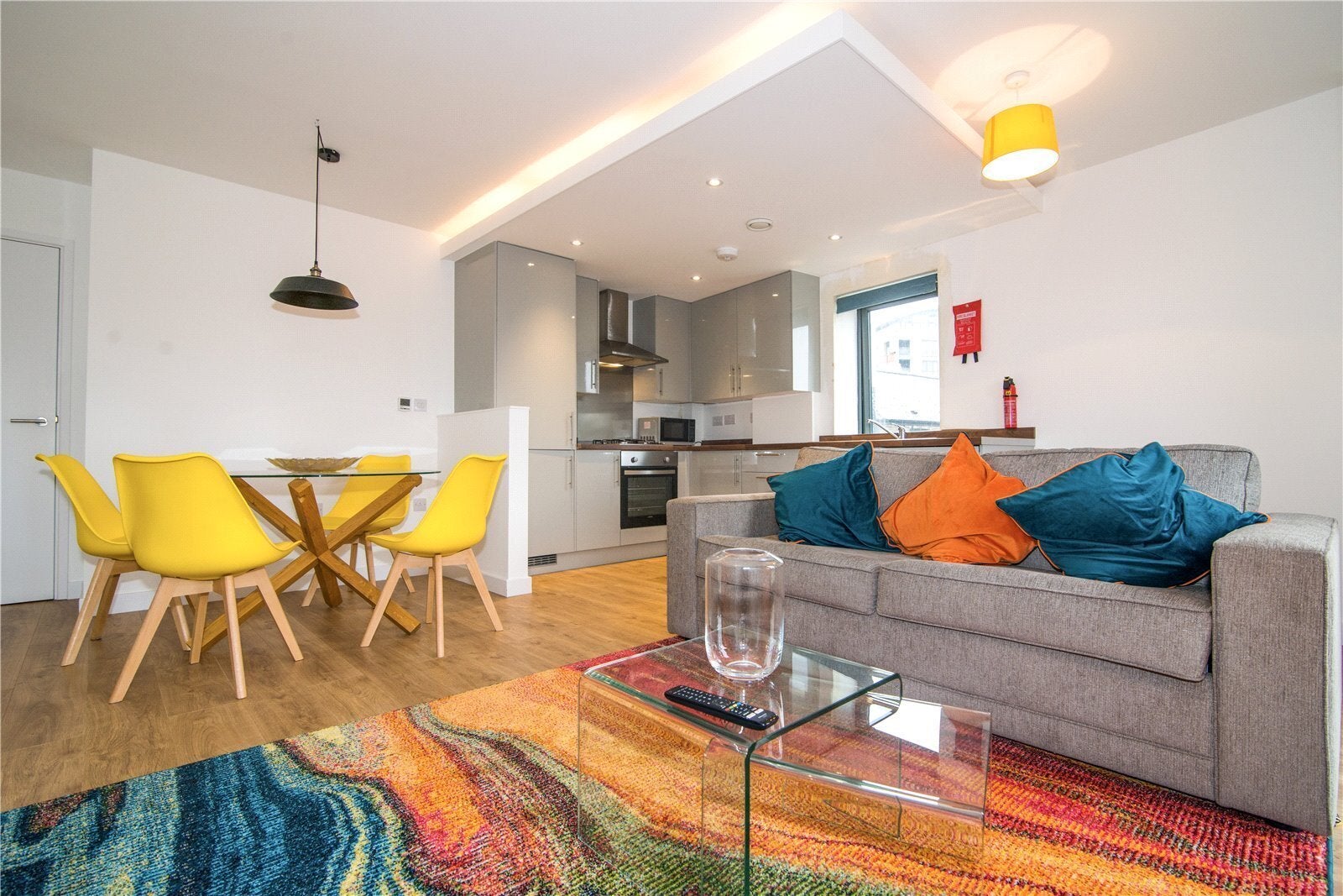 Flat Kew Bridge Road in Greater London